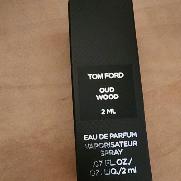 Tom Ford Oud Wood sample size 2ml - Picture 2 of 3